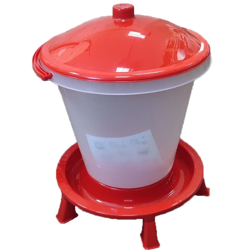 Поилка поплавковая 18л на ножках