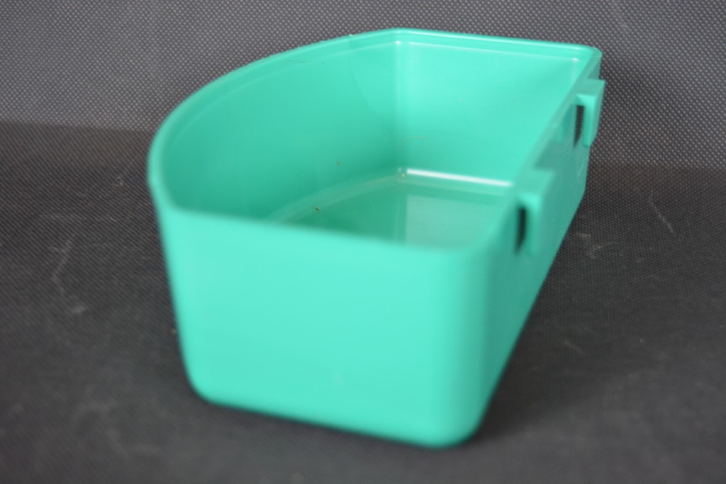 Поилка навесная Удача-П для кролиководства