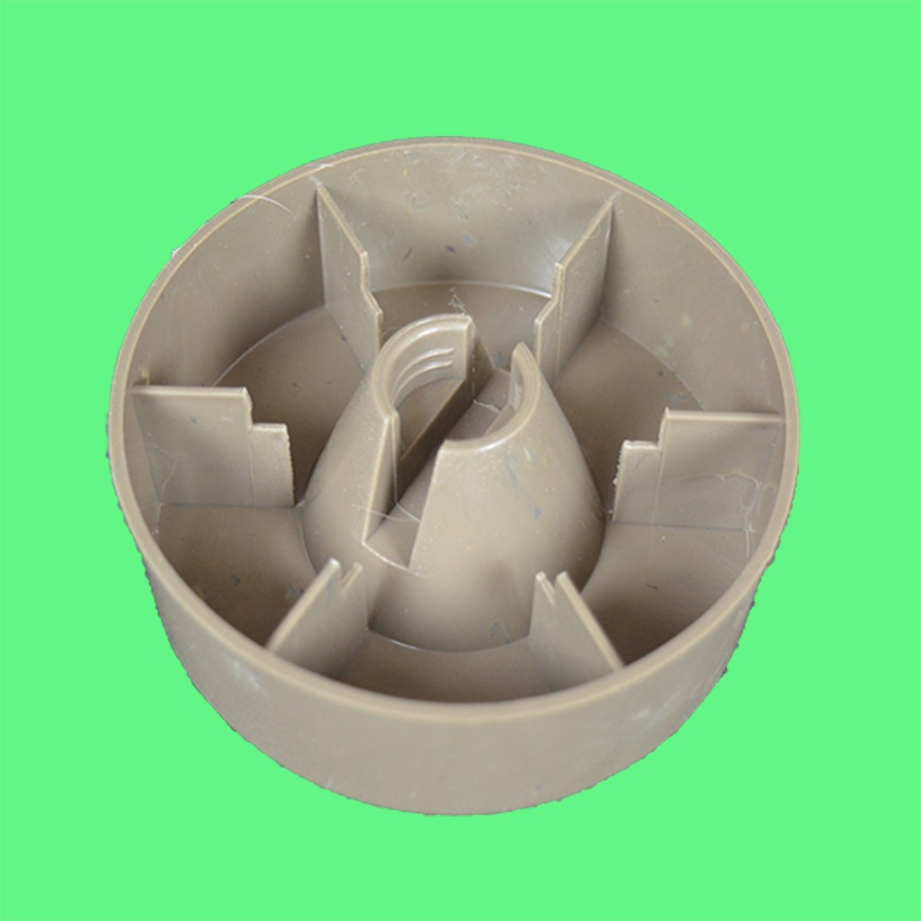 Бункерная кормушка под банку и бутылку