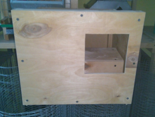 фото Маточник в клетку "Кролик" для кроликов