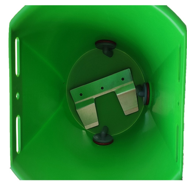 Ведро с 3 сосками для поения 8 л