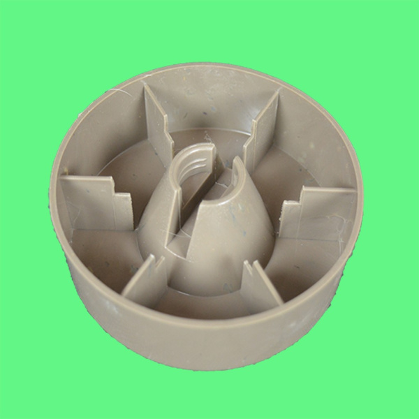 Бункерная кормушка под банку и бутылку